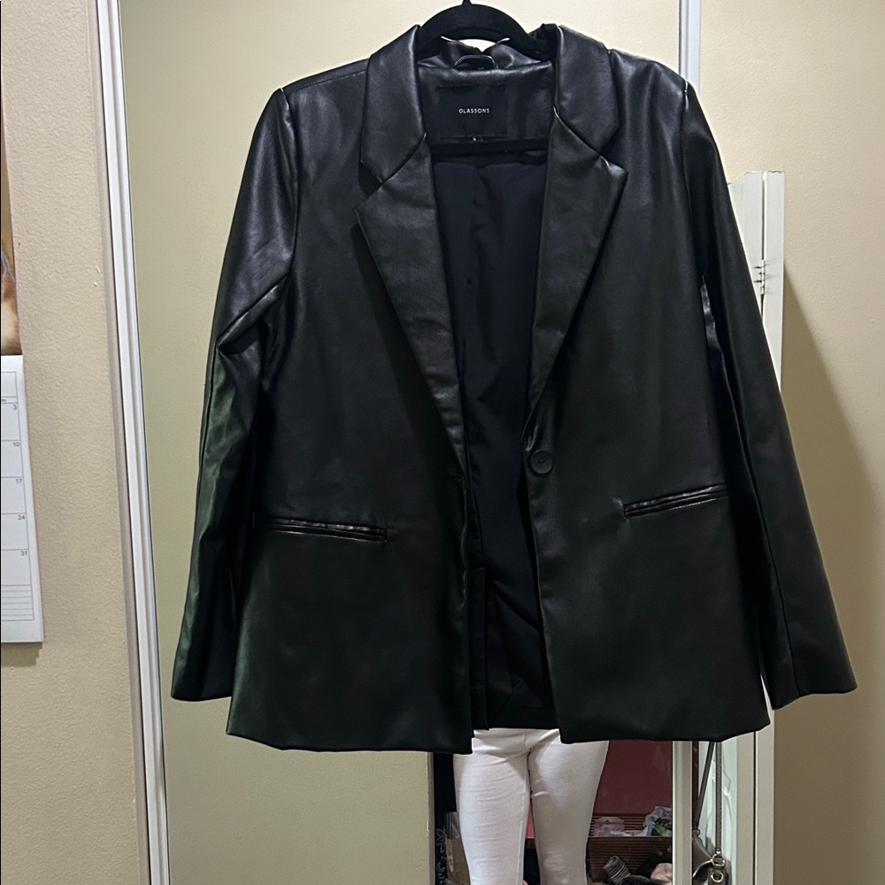 Glassons Sleek Black Blazer